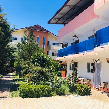 Отель Casa Paloma Костинешти Экстерьер фото