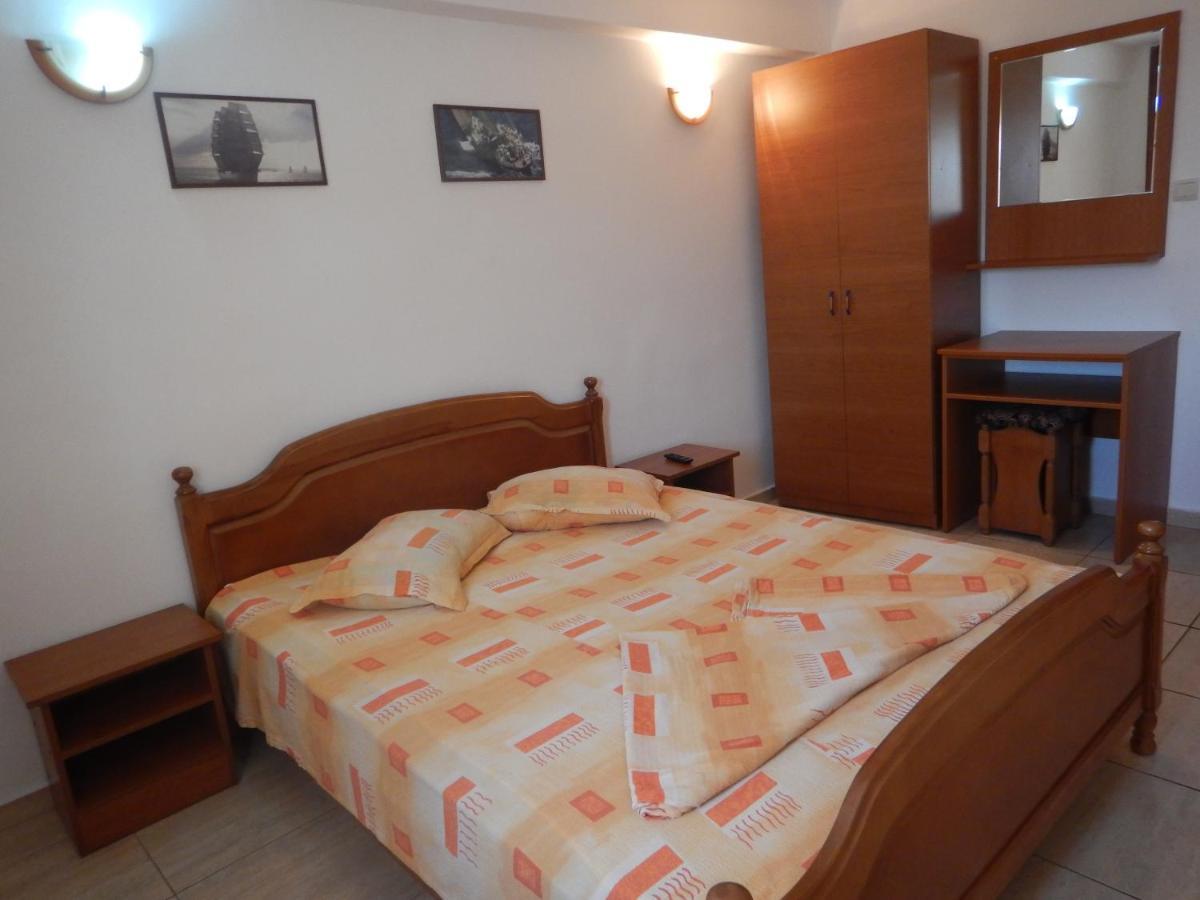 Отель Casa Paloma Костинешти Экстерьер фото